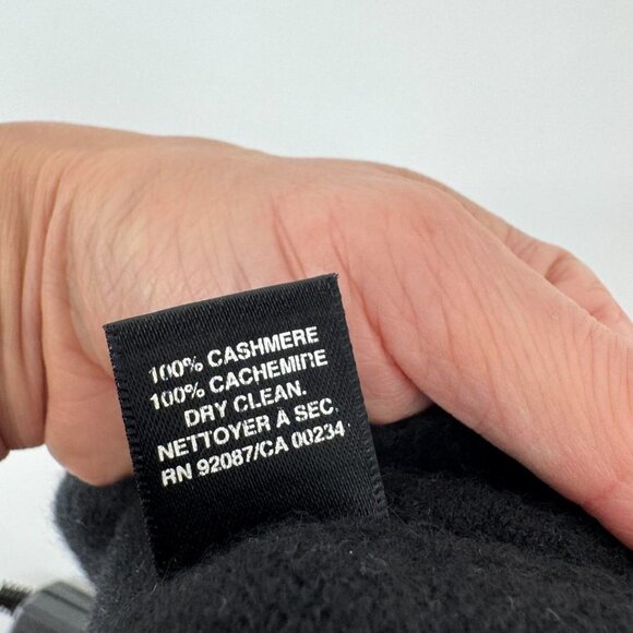 Saks Fifth Avenue Beanie 100% Cashmere Black Soft Knit Hat Unisex OS - Picture 3 of 3